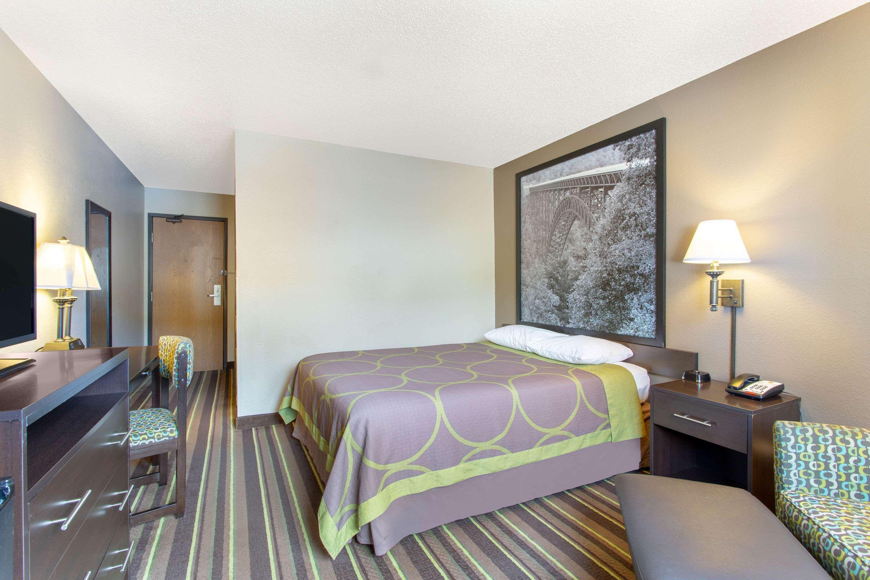 Super 8 By Wyndham Weston Wv Hotel Exterior photo